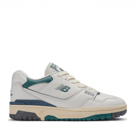 550 "Sea Salt / New Spruce"